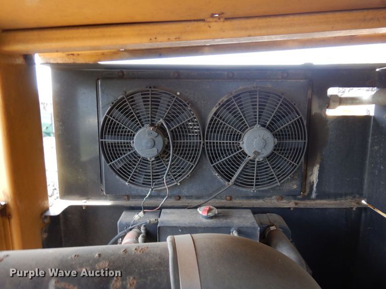 image for item DR0436 Wildcat 521  trommel screen