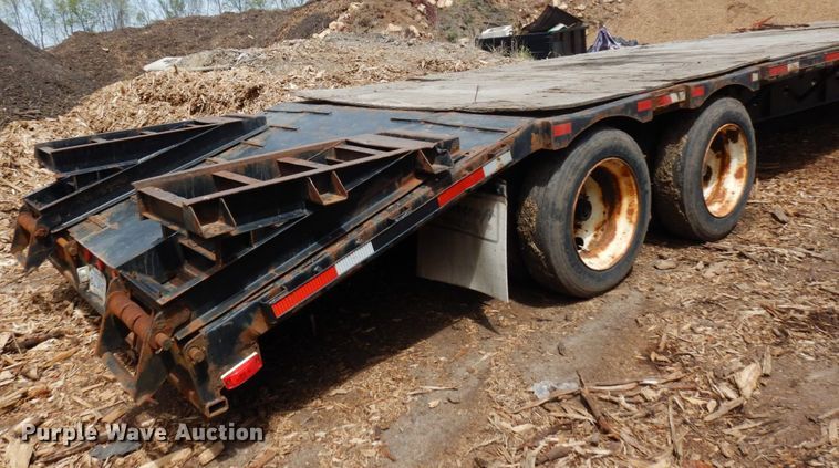 image for item DR0437 2004 Transcraft DTL-2100  drop deck equipment trailer
