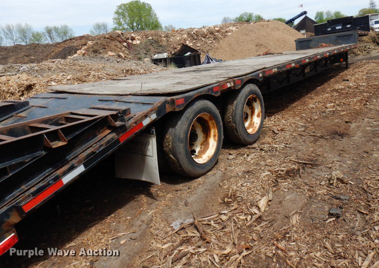 image for item DR0437 2004 Transcraft DTL-2100  drop deck equipment trailer