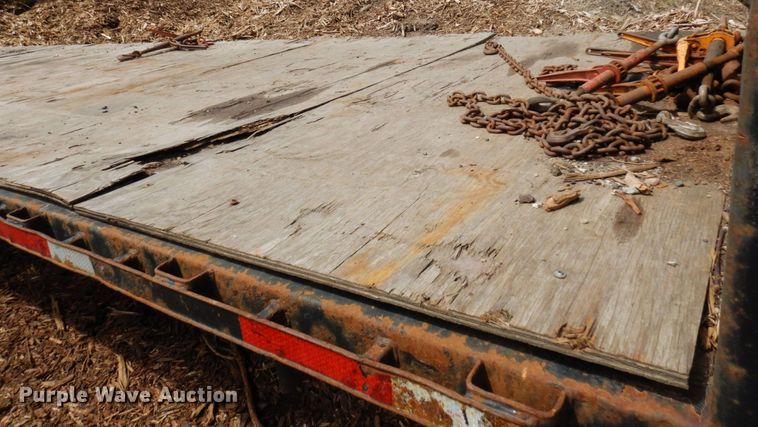 image for item DR0437 2004 Transcraft DTL-2100  drop deck equipment trailer