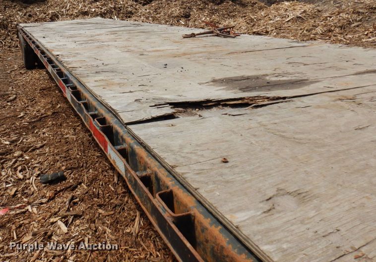 image for item DR0437 2004 Transcraft DTL-2100  drop deck equipment trailer