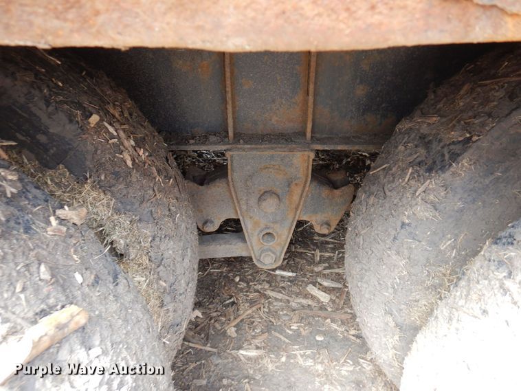 image for item DR0437 2004 Transcraft DTL-2100  drop deck equipment trailer