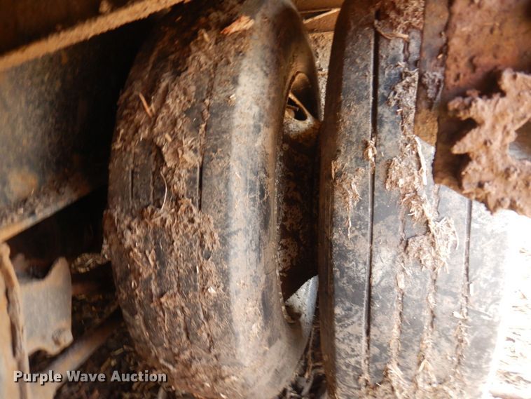 image for item DR0437 2004 Transcraft DTL-2100  drop deck equipment trailer