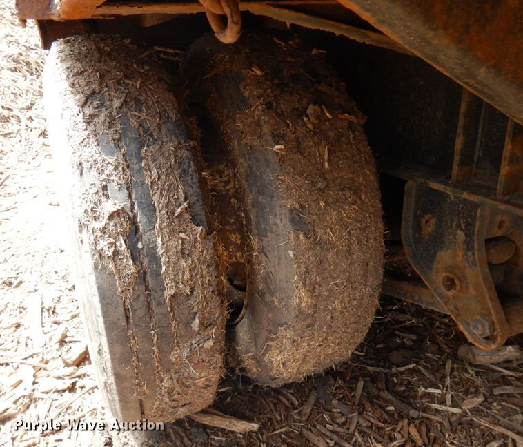 image for item DR0437 2004 Transcraft DTL-2100  drop deck equipment trailer