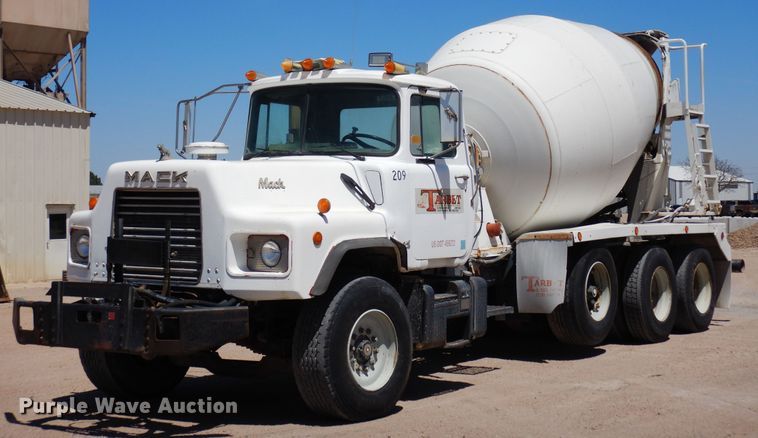 image for item DR1171 1993 Mack DM690S  ready mix truck