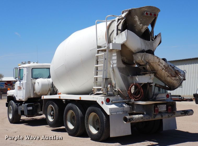 image for item DR1171 1993 Mack DM690S  ready mix truck