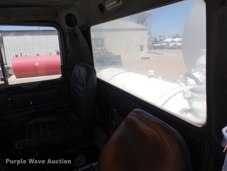 image for item DR1171 1993 Mack DM690S  ready mix truck