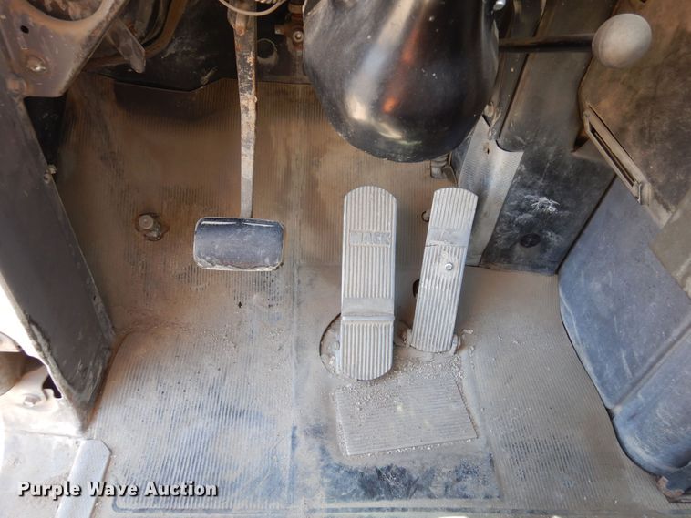 image for item DR1171 1993 Mack DM690S  ready mix truck