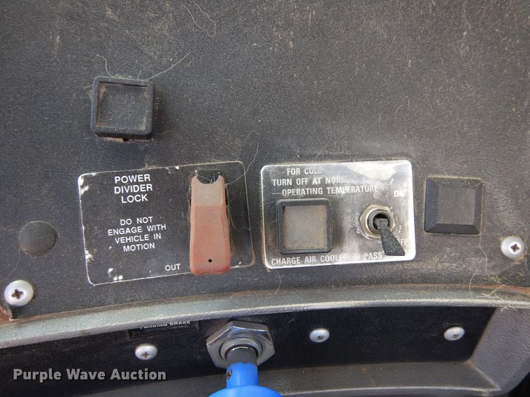 image for item DR1171 1993 Mack DM690S  ready mix truck