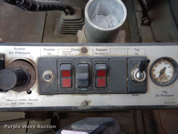 image for item DR1171 1993 Mack DM690S  ready mix truck