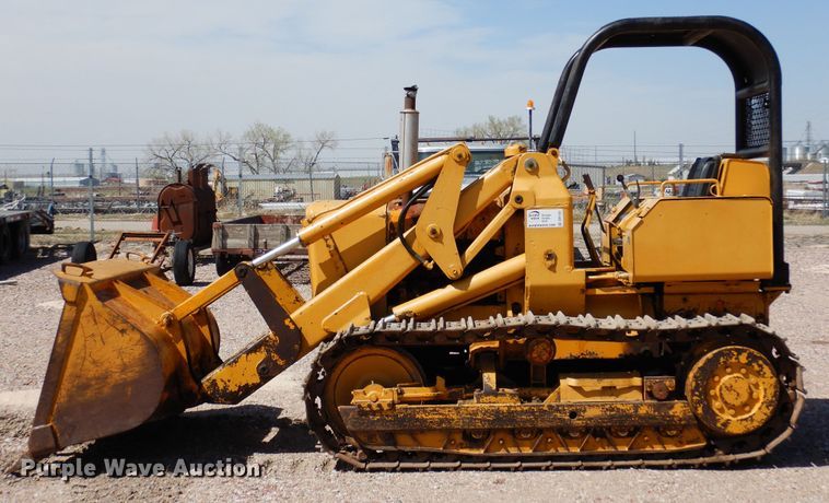 image for item DR1181 1980 John Deere 450C  track loader