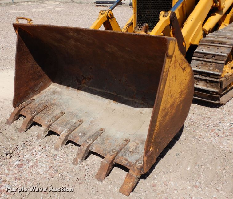 image for item DR1181 1980 John Deere 450C  track loader