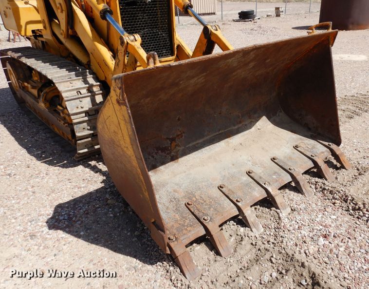 image for item DR1181 1980 John Deere 450C  track loader