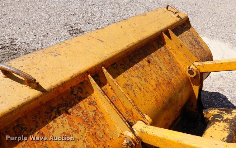 image for item DR1181 1980 John Deere 450C  track loader