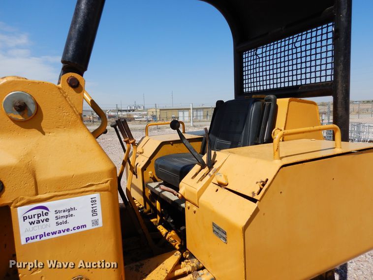 image for item DR1181 1980 John Deere 450C  track loader