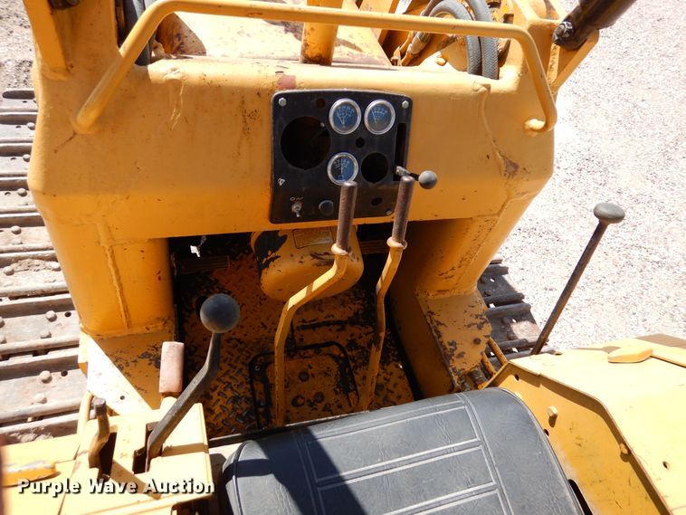 image for item DR1181 1980 John Deere 450C  track loader