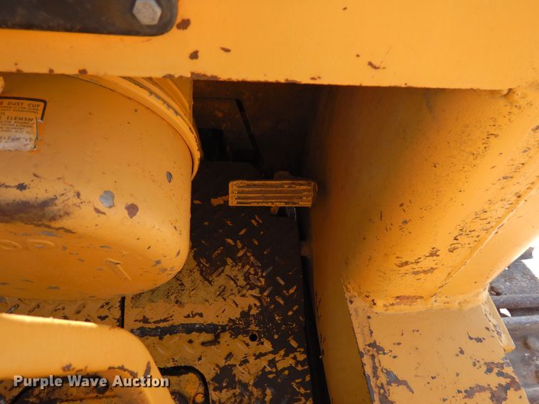 image for item DR1181 1980 John Deere 450C  track loader