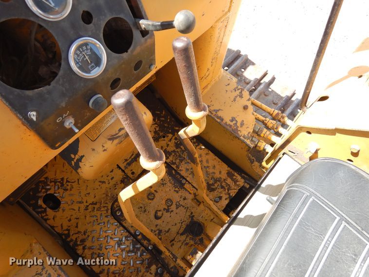 image for item DR1181 1980 John Deere 450C  track loader