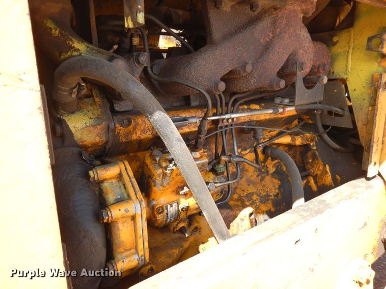 image for item DR1181 1980 John Deere 450C  track loader