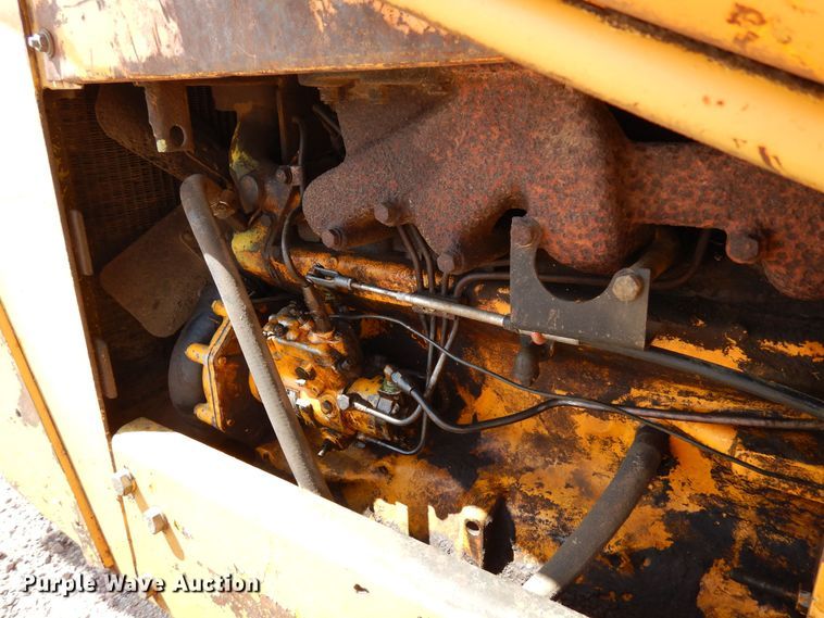 image for item DR1181 1980 John Deere 450C  track loader