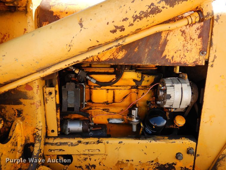 image for item DR1181 1980 John Deere 450C  track loader