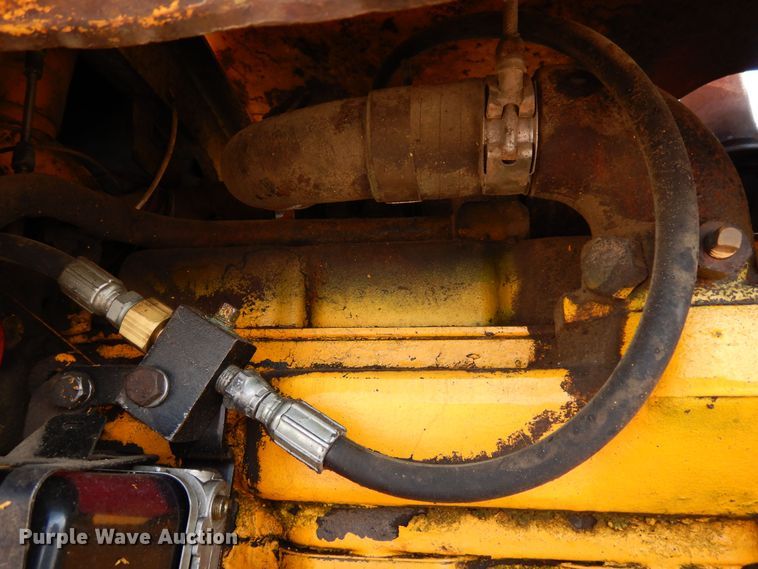 image for item DR1181 1980 John Deere 450C  track loader