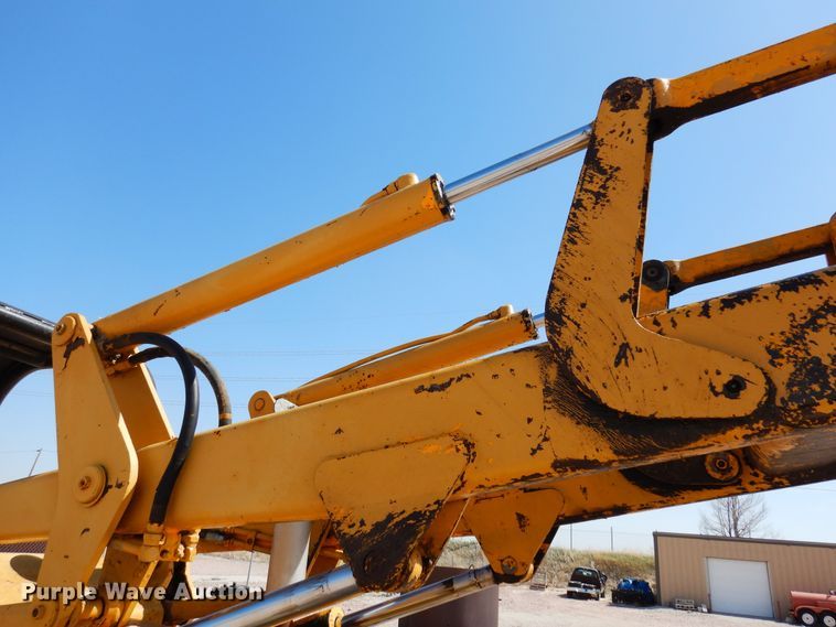 image for item DR1181 1980 John Deere 450C  track loader