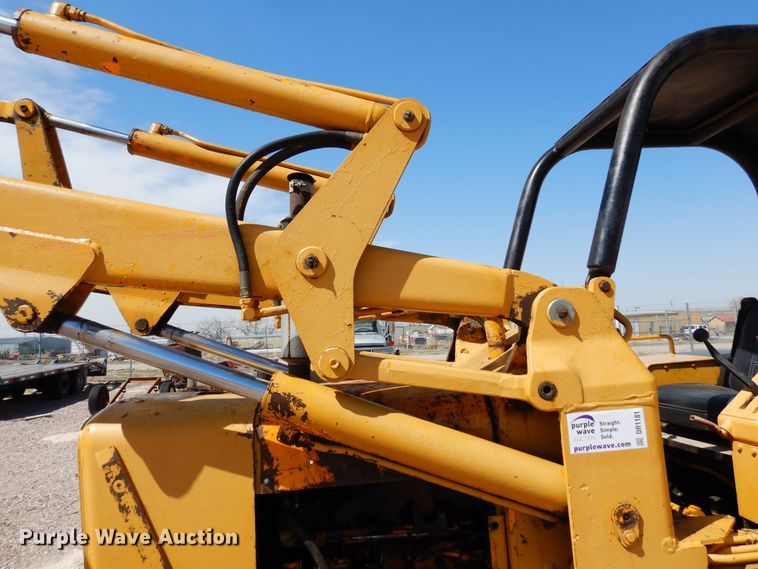 image for item DR1181 1980 John Deere 450C  track loader