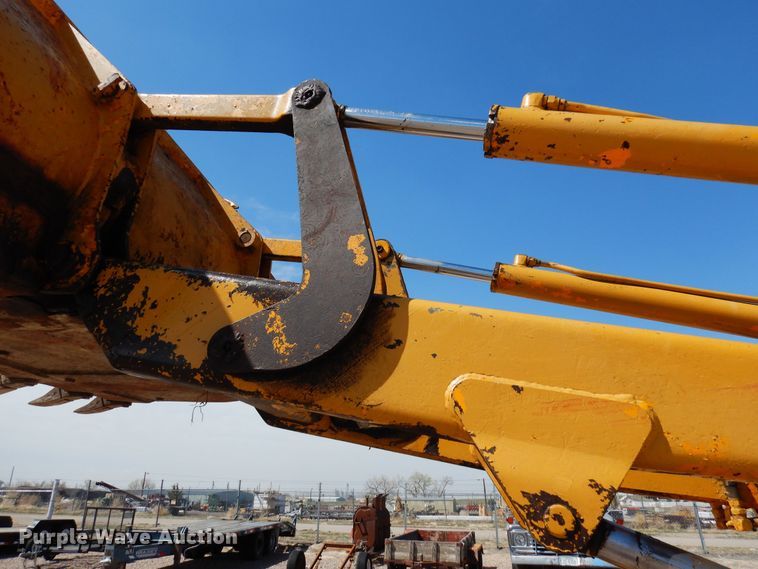 image for item DR1181 1980 John Deere 450C  track loader