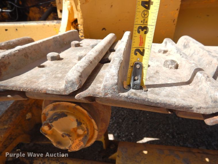 image for item DR1181 1980 John Deere 450C  track loader