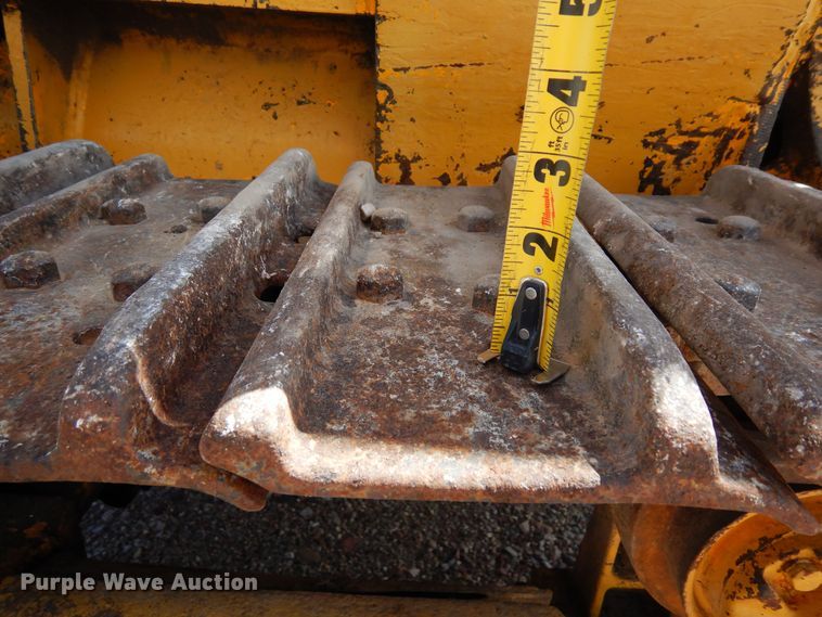 image for item DR1181 1980 John Deere 450C  track loader