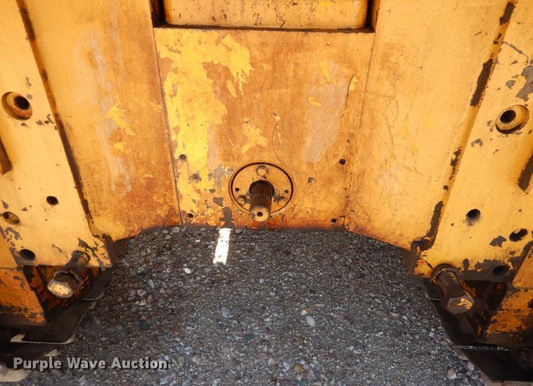 image for item DR1181 1980 John Deere 450C  track loader