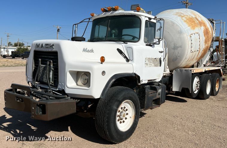 image for item DR1367 1993 Mack DM690S  ready mix truck