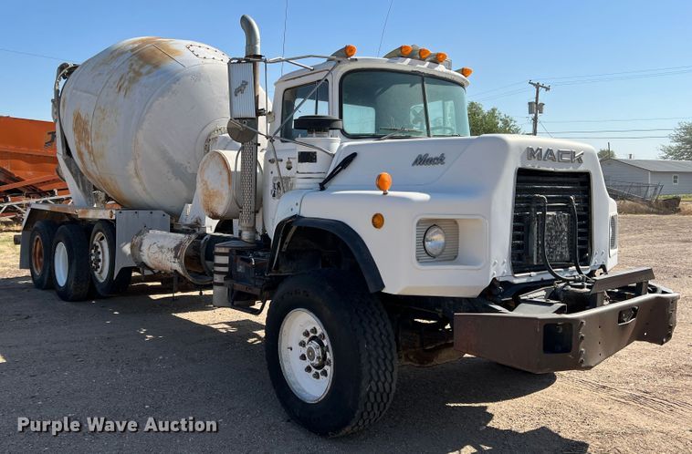 image for item DR1367 1993 Mack DM690S  ready mix truck