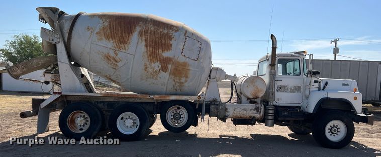 image for item DR1367 1993 Mack DM690S  ready mix truck