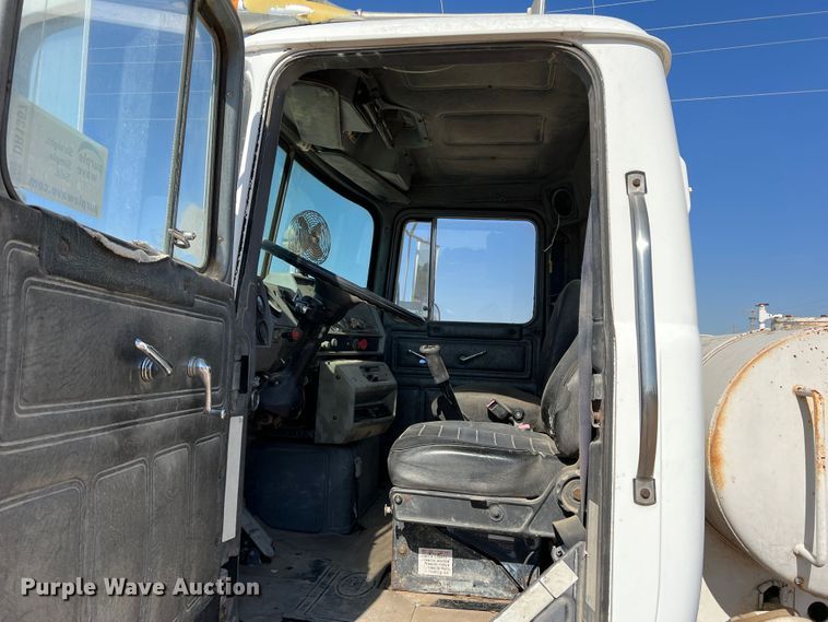 image for item DR1367 1993 Mack DM690S  ready mix truck