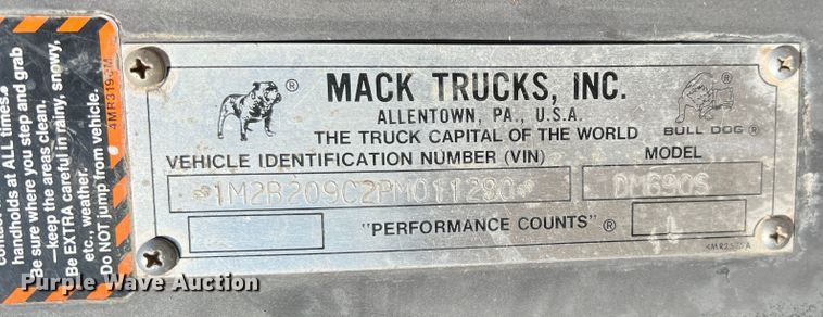 image for item DR1367 1993 Mack DM690S  ready mix truck