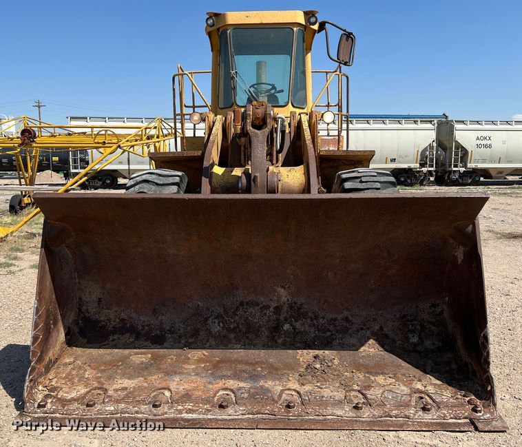 image for item DR1371 1983 Caterpillar 966D  wheel loader