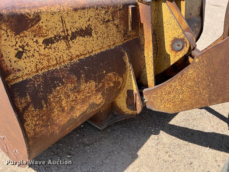 image for item DR1371 1983 Caterpillar 966D  wheel loader