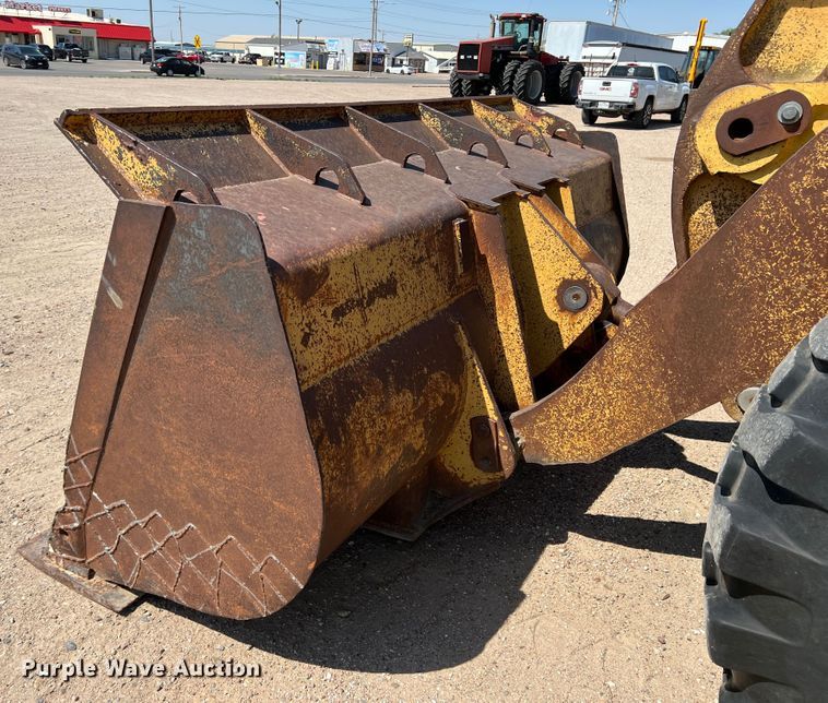 image for item DR1371 1983 Caterpillar 966D  wheel loader