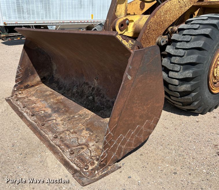 image for item DR1371 1983 Caterpillar 966D  wheel loader