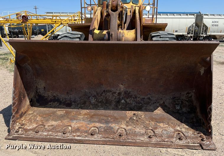 image for item DR1371 1983 Caterpillar 966D  wheel loader