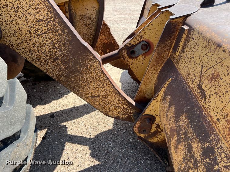 image for item DR1371 1983 Caterpillar 966D  wheel loader