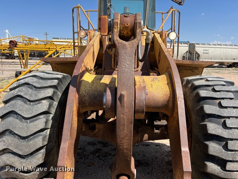 image for item DR1371 1983 Caterpillar 966D  wheel loader