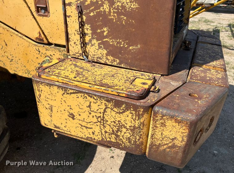 image for item DR1371 1983 Caterpillar 966D  wheel loader