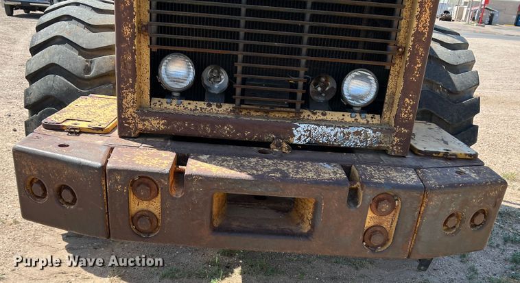 image for item DR1371 1983 Caterpillar 966D  wheel loader