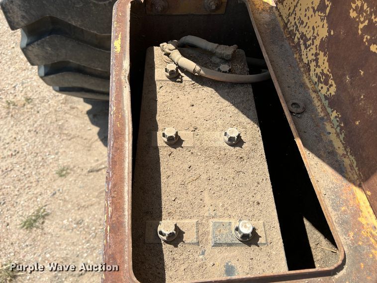 image for item DR1371 1983 Caterpillar 966D  wheel loader