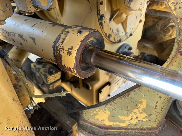 image for item DR1371 1983 Caterpillar 966D  wheel loader