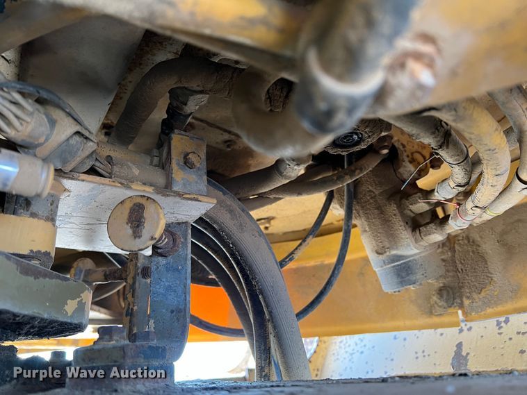 image for item DR1371 1983 Caterpillar 966D  wheel loader