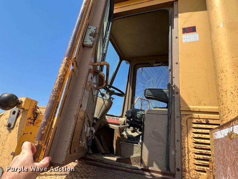 image for item DR1371 1983 Caterpillar 966D  wheel loader